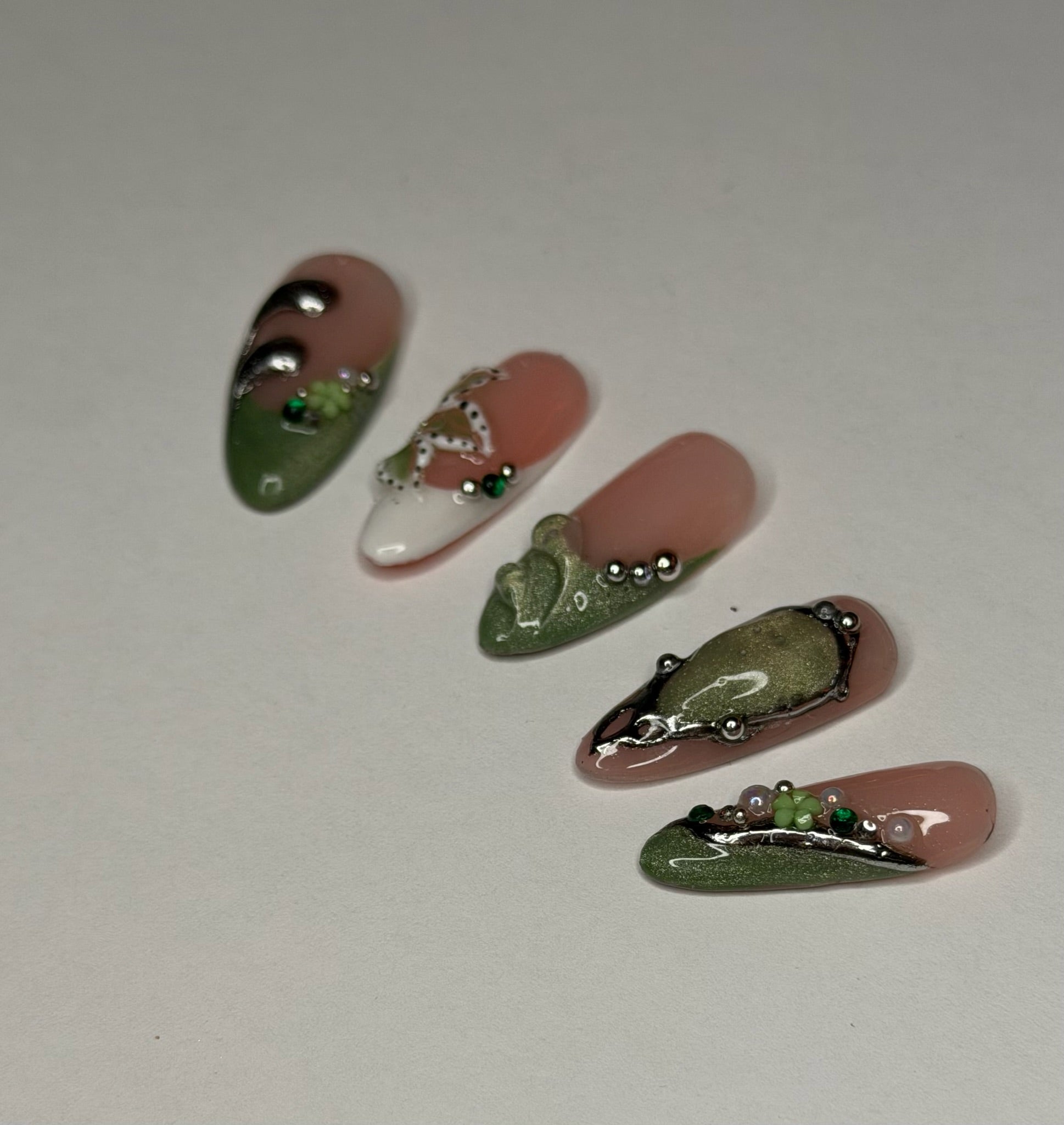 Botanical Chrome Ivy